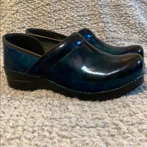 Dansko Clogs - Professional Petrol Patent